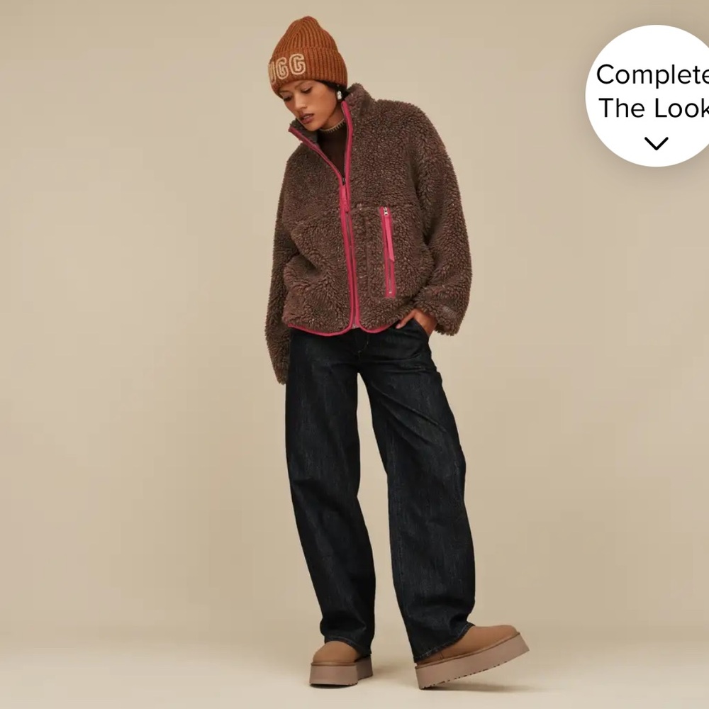 Ugg, classic mini dipper. Size 8 - Picture 7 of 7